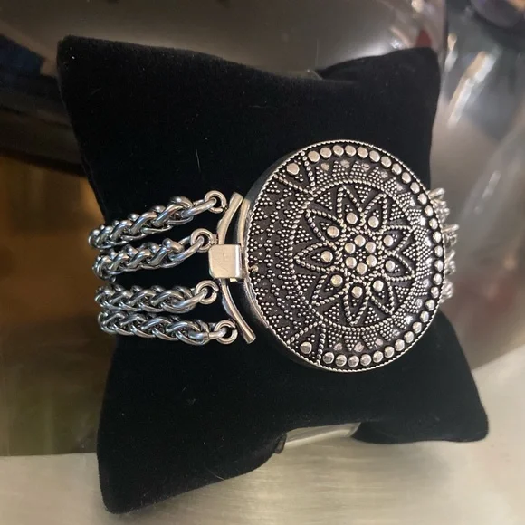 Handmade thick chunky boho round mandala design clasp charm silver bracelet - Picture 3 of 15